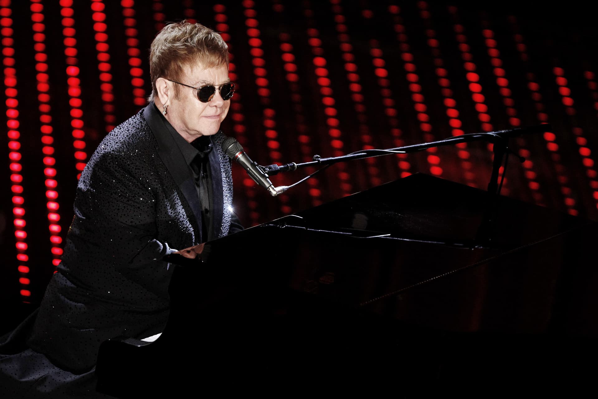 elton john in concerto