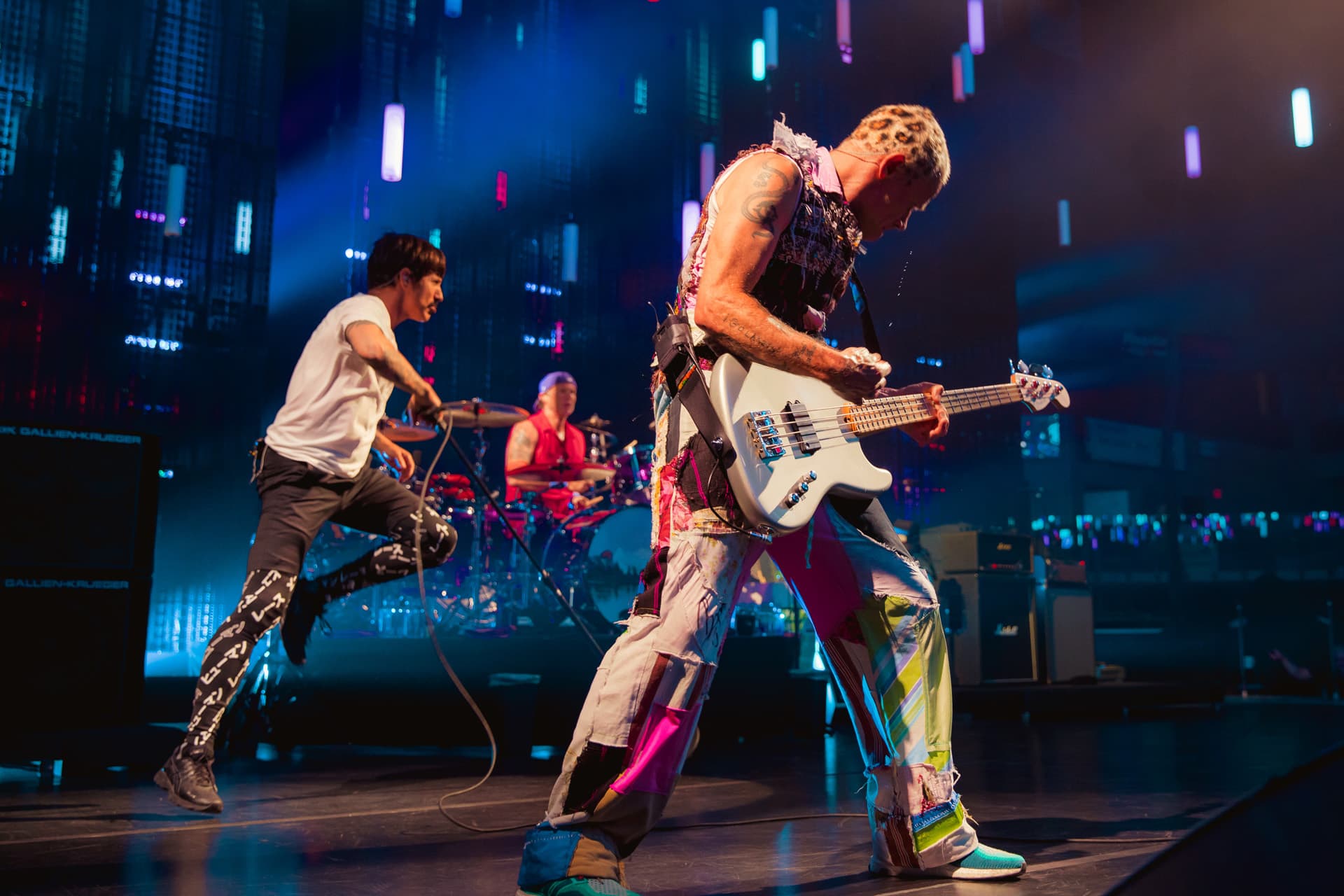 red hot chili peppers in concerto